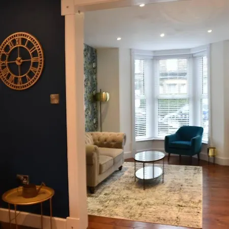 Appartement The Cheltenham, Stylish 1-bed Victorian *
