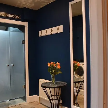 The Cheltenham, Stylish 1-bed Victorian