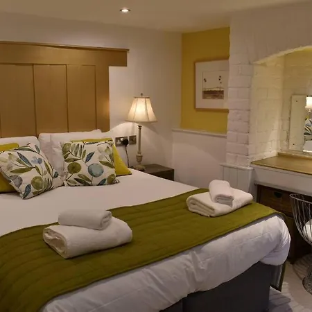 The Cheltenham, Stylish 1-bed Victorian * Harrogate