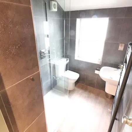 The Cheltenham, Stylish 1-bed Victorian *